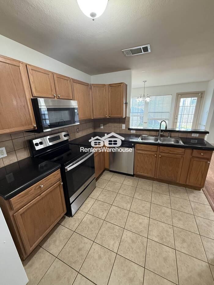 12625 Oceanside Dr - Photo 4 of 24