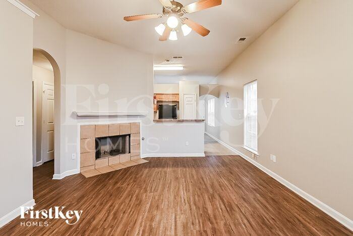 5599 Queens Ring Cv - Photo 3 of 15