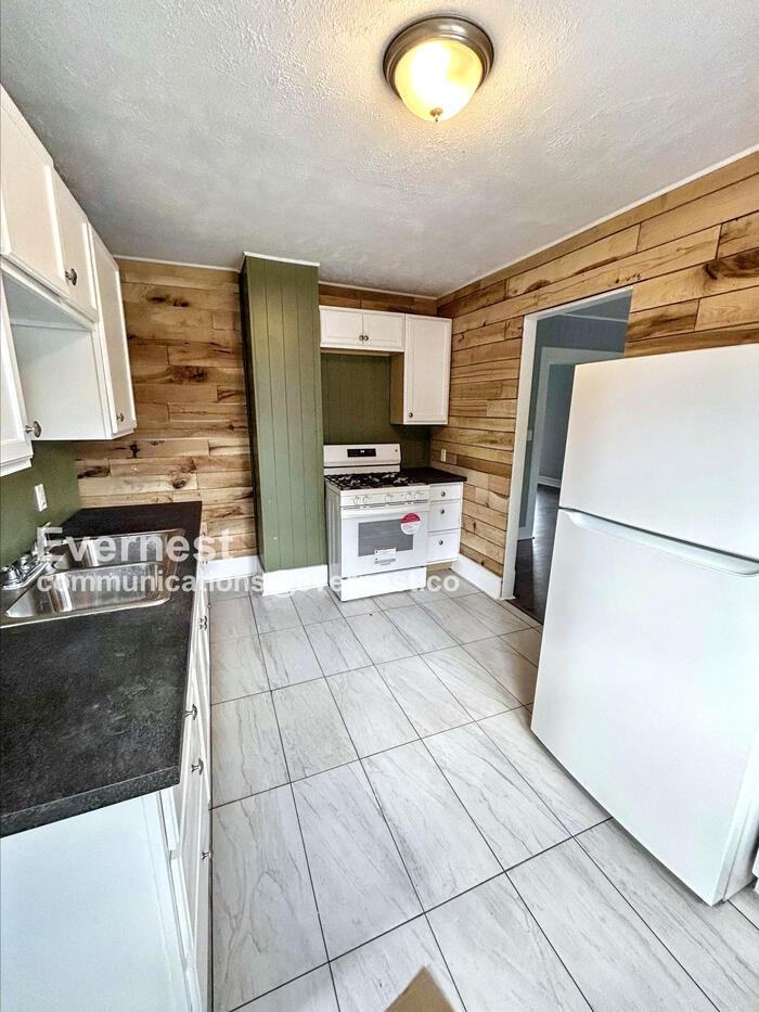 1809 Denison Ave - Photo 2 of 21
