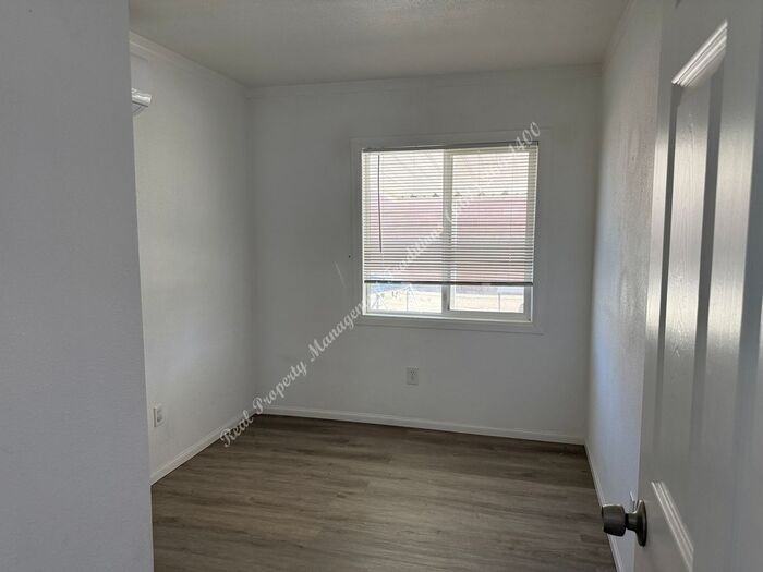 45420 5th St E - Photo 6 of 10