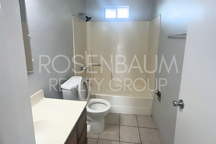 555 W Rio Salado Pkwy #202 - Photo 4 of 7