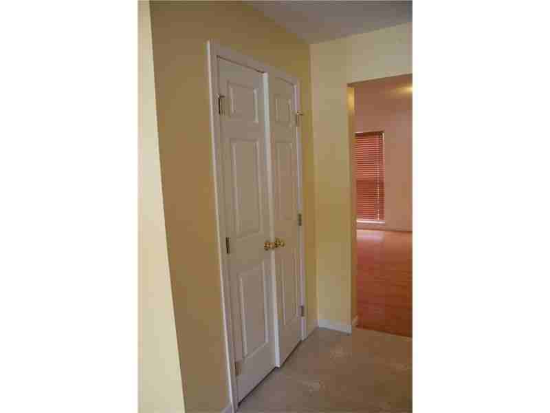 634 E Village Green Blvd - Photo 3 of 22