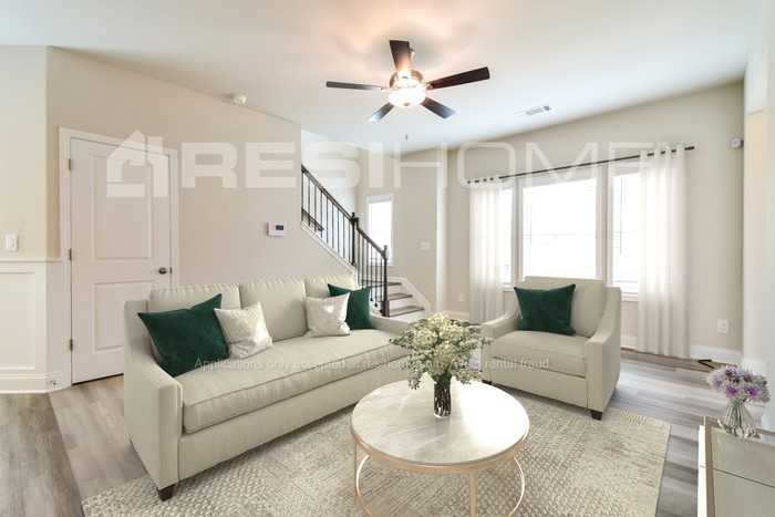 18 Tilbury Pt - Photo 7 of 19