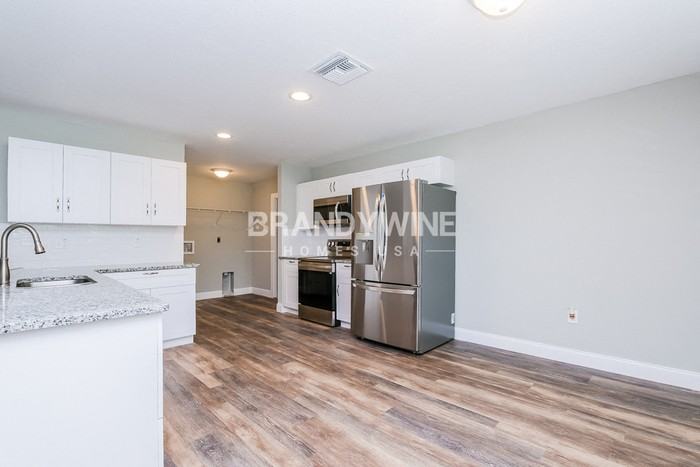 3601 W Reynolds St - Photo 3 of 21