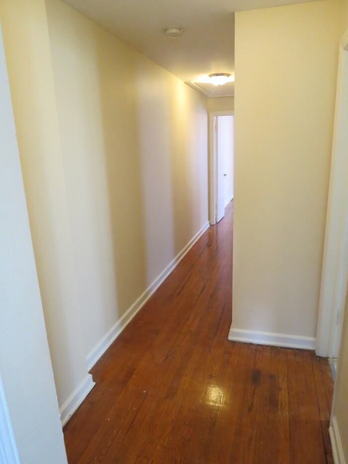 2741 Thorndale Ave - Photo 6 of 18