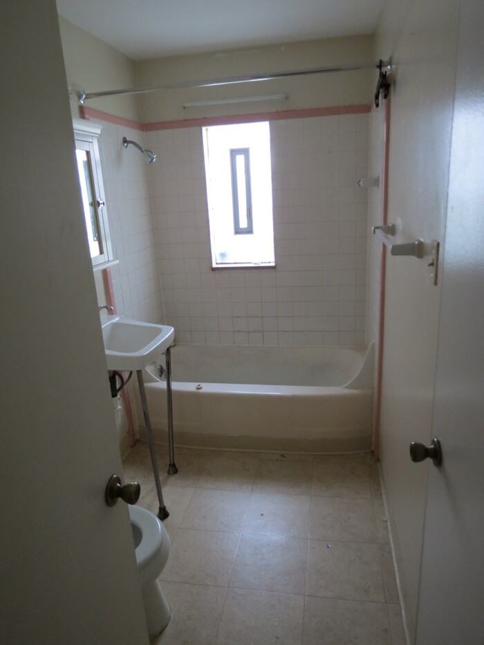 2741 Thorndale Ave - Photo 7 of 18