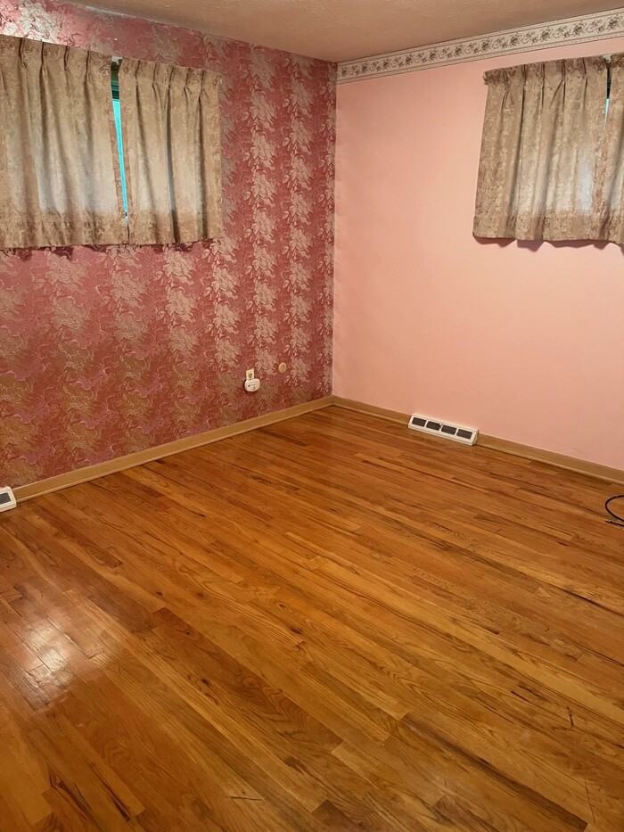 5803 Laurent Drive - Photo 7 of 10