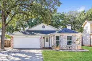 featured image of 806 Love Wood Ln