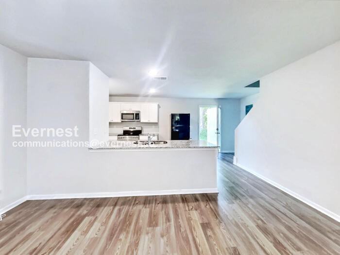 4014 Park Ave - Photo 4 of 17