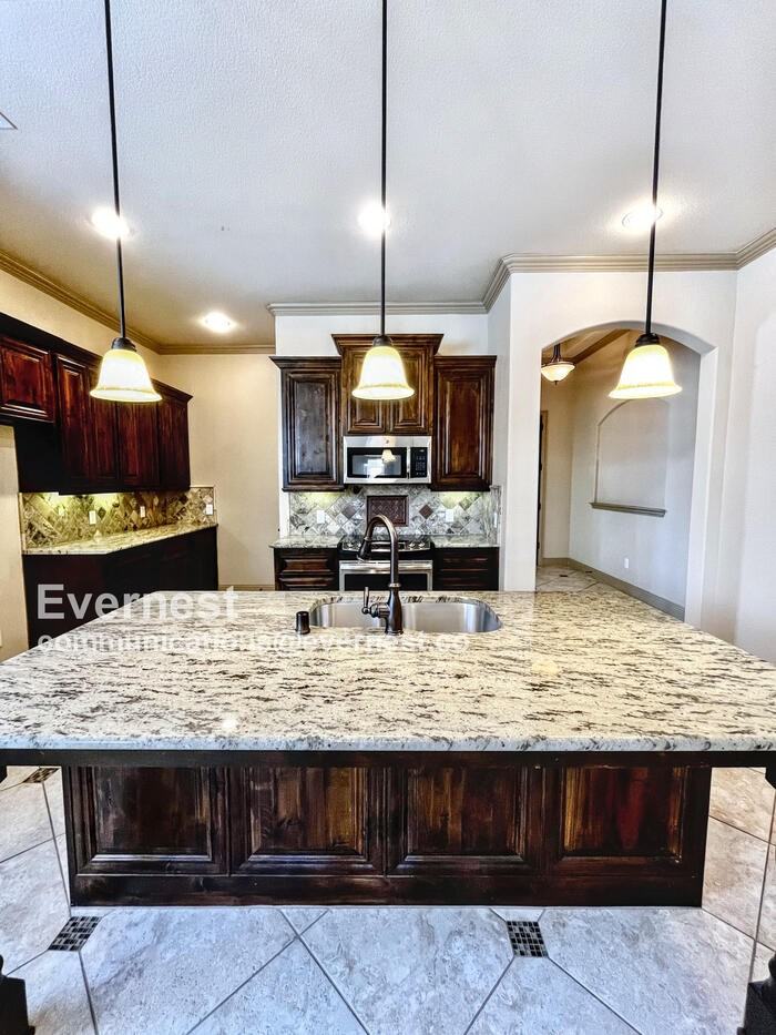 16709 Stillhouse Hollow Ct - Photo 2 of 31