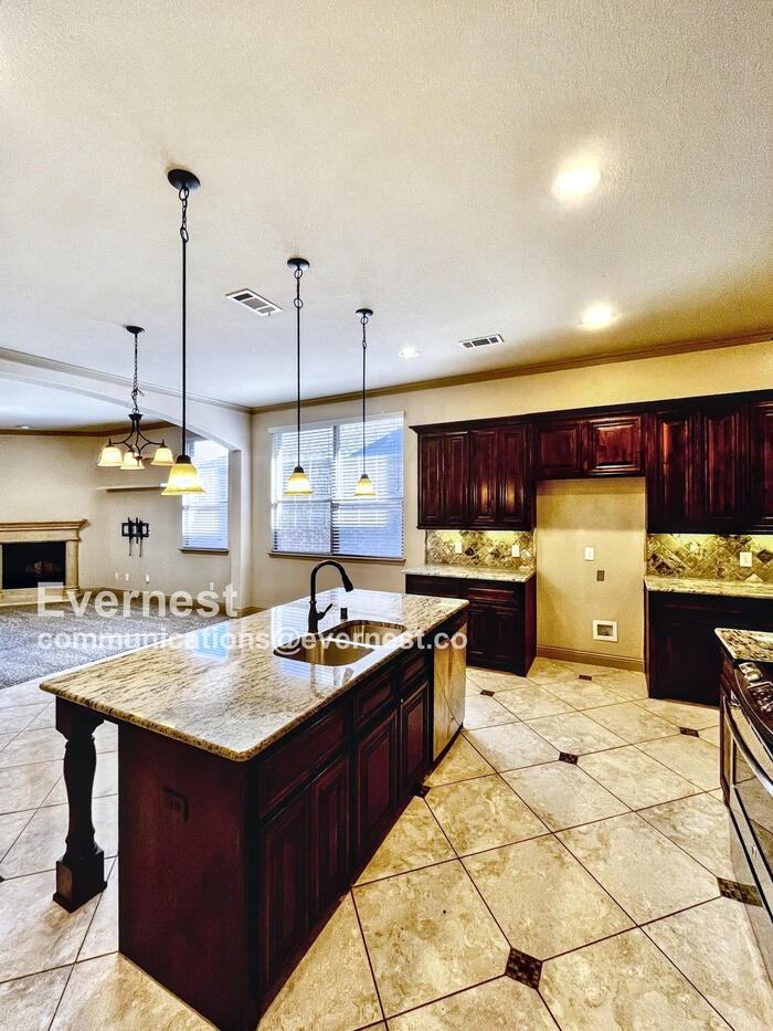 16709 Stillhouse Hollow Ct - Photo 4 of 31