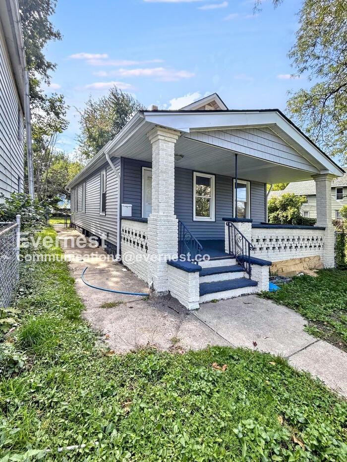 1582 East 49th Street - Photo 3 of 24