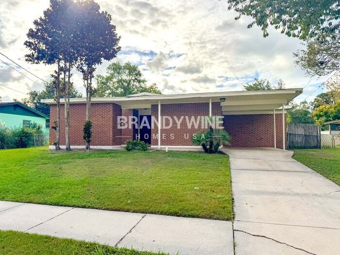 3916 Bogata Dr N - Photo 3 of 26