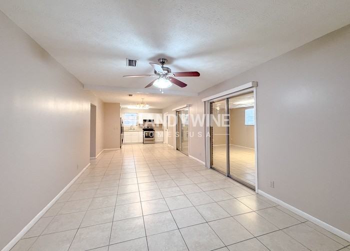 3916 Bogata Dr N - Photo 4 of 26