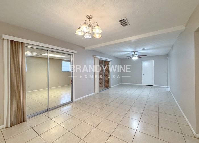 3916 Bogata Dr N - Photo 6 of 26