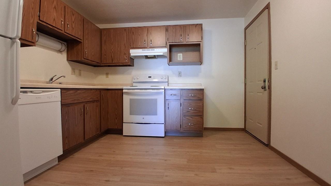 Bay Park Village Apartments - Photo 6 of 13