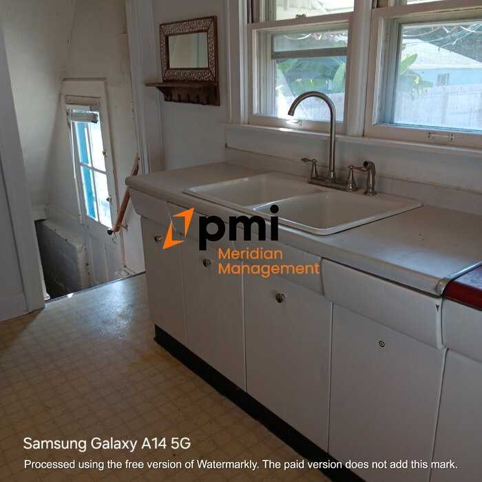 5041 West 13th Street - Photo 6 of 17