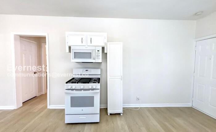 1302 Ryon St - Photo 4 of 22