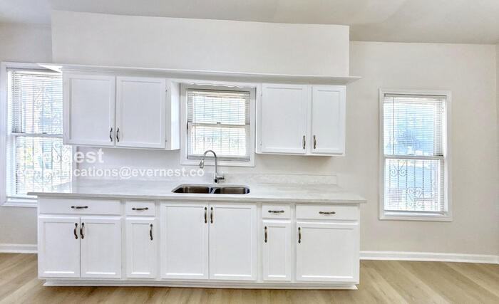 1302 Ryon St - Photo 5 of 22