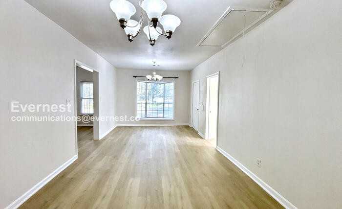 1302 Ryon St - Photo 7 of 22