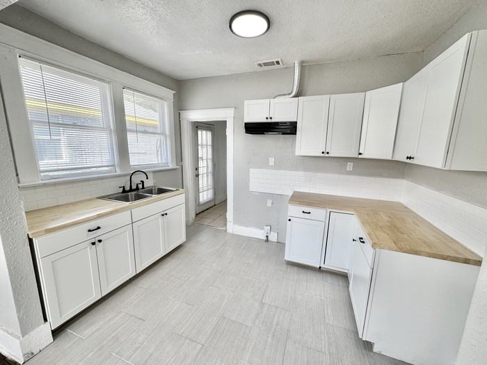 1478 South Willett Street - Photo 7 of 22