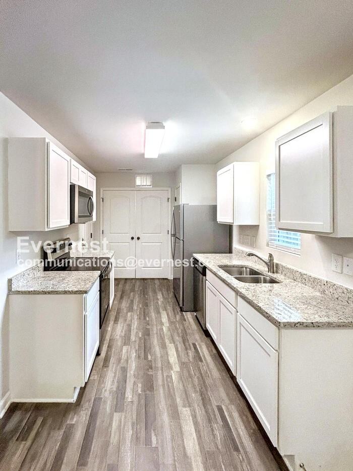 1600 Sandersted Village Creek - Photo 3 of 27