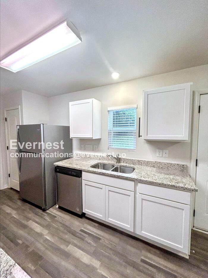 1600 Sandersted Village Creek - Photo 4 of 27