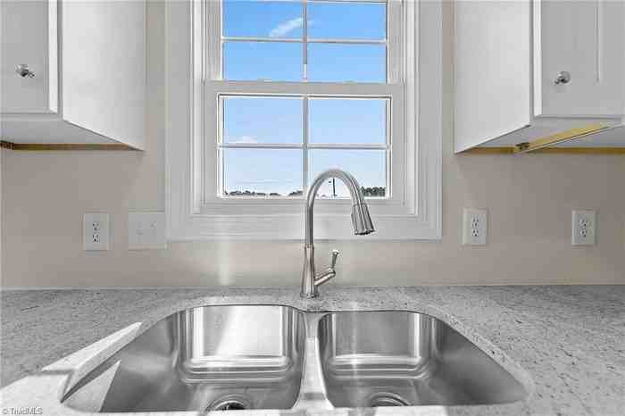 4409 Rehobeth Church Rd - Photo 6 of 25