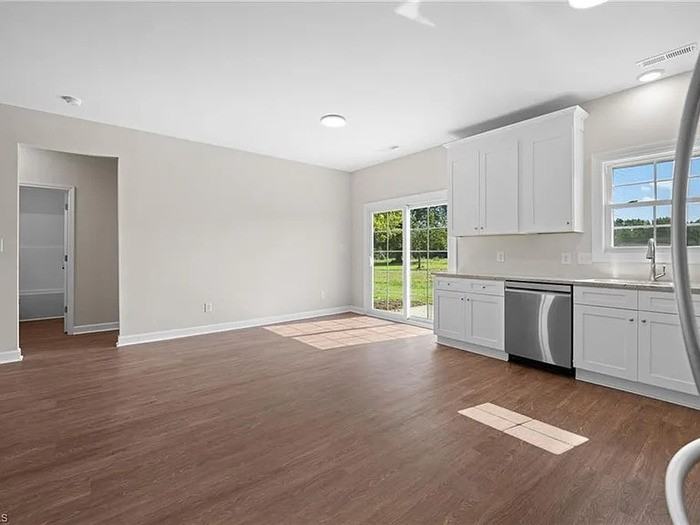 4409 Rehobeth Church Rd - Photo 7 of 25