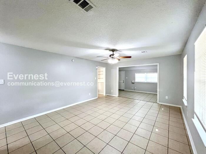 6175 Forestgate Rd - Photo 2 of 18