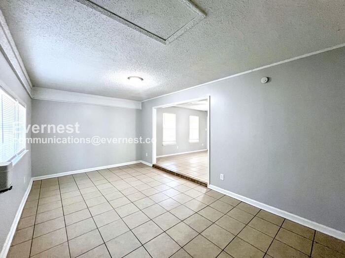 6175 Forestgate Rd - Photo 4 of 18