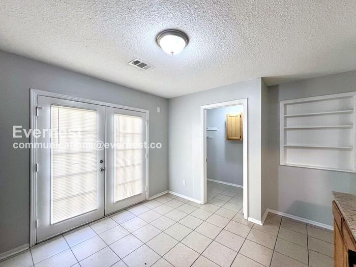 6175 Forestgate Rd - Photo 7 of 18