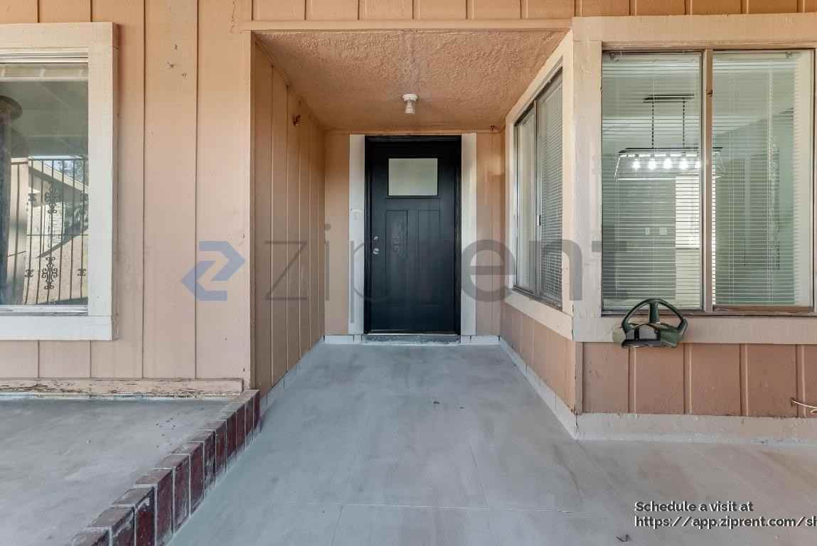 2410 El Cid Court - Photo 6 of 31