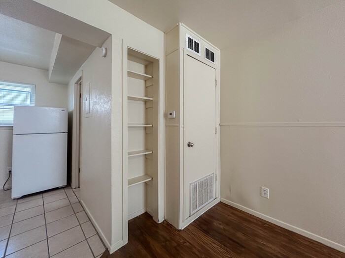 2289 W Oak St #12 - Photo 6 of 7