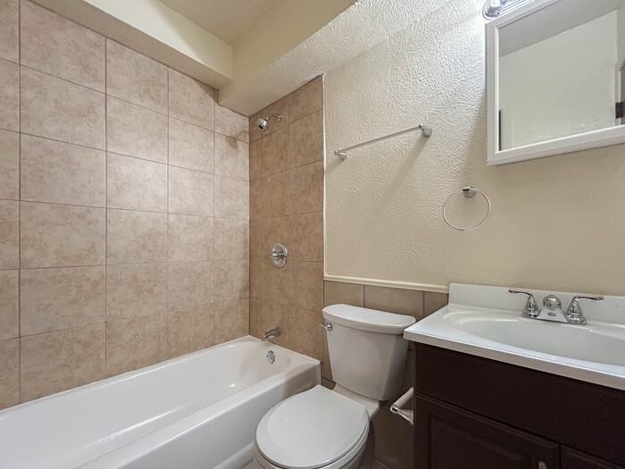 2289 W Oak St #12 - Photo 7 of 7