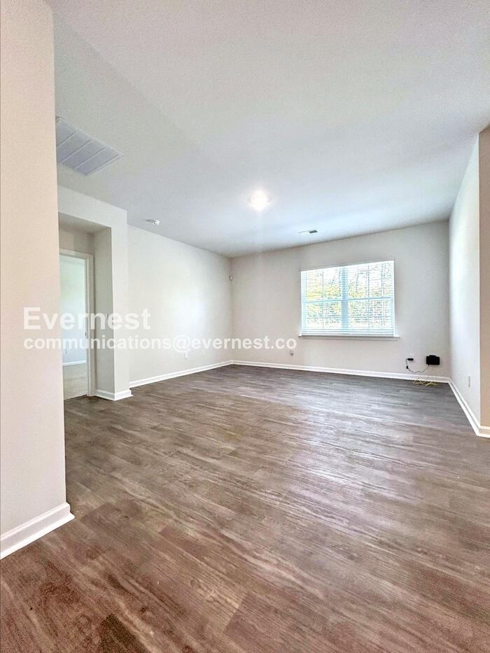 152 Lyla Lane - Photo 3 of 18