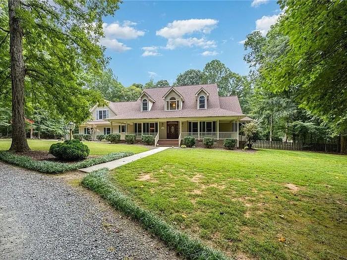 7208 Roundstone Ct - Photo 2 of 23