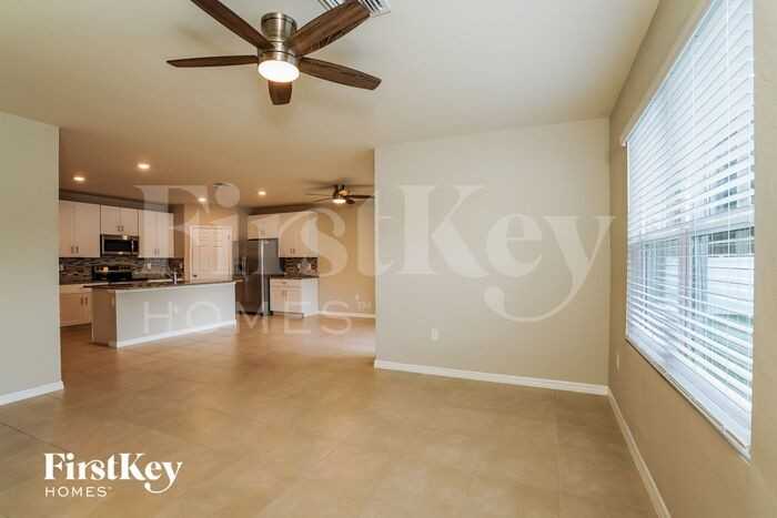 1402 Loma Linda Dr - Photo 3 of 15