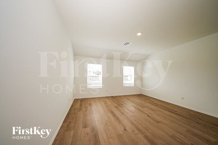 421 Labelle Ln - Photo 3 of 19