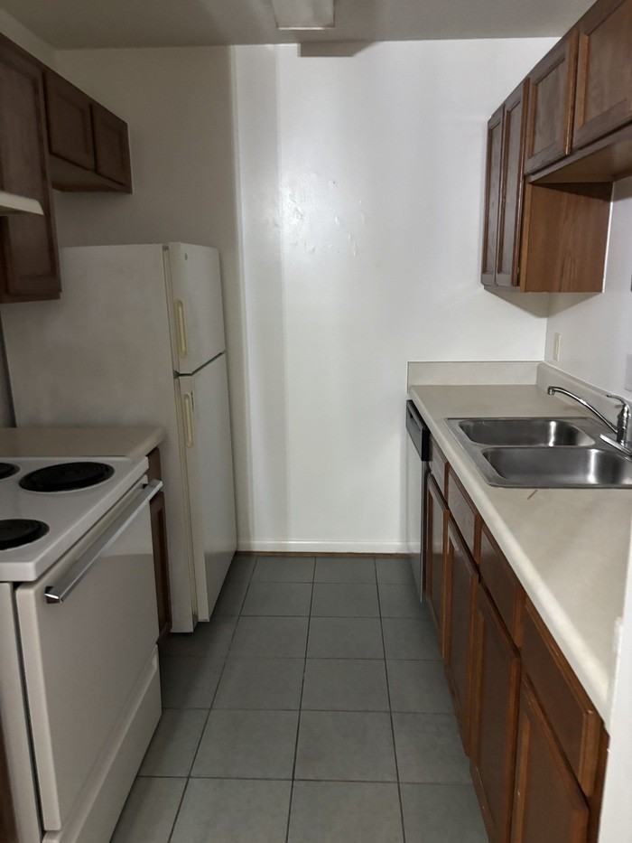 1208 Bush River Rd #R7 - Photo 3 of 14