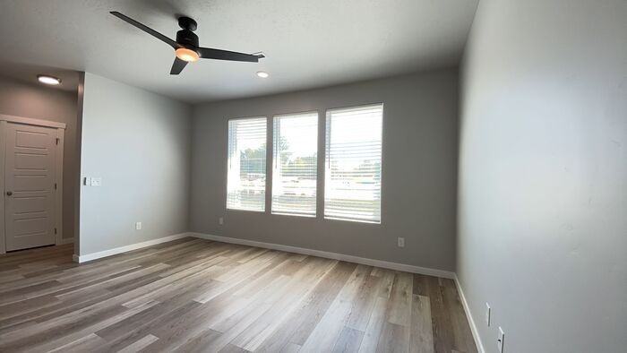 6154 N Tarako Ave - Photo 7 of 29