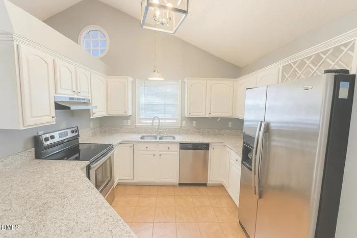 3529 Singleleaf Ln - Photo 5 of 16