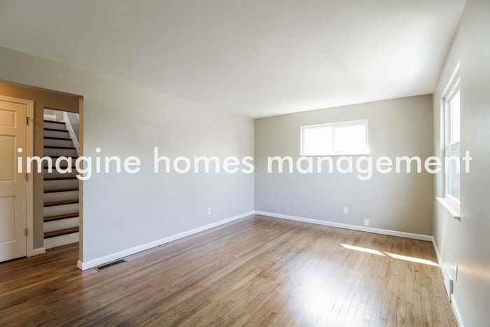 1568 Sanborn Dr - Photo 4 of 17