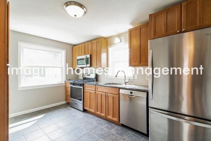 1568 Sanborn Dr - Photo 5 of 17