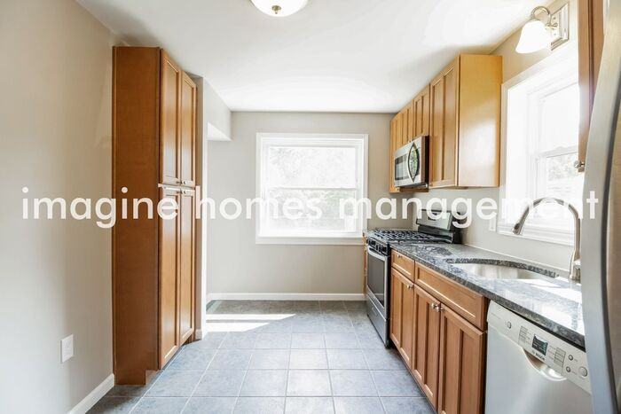 1568 Sanborn Dr - Photo 6 of 17