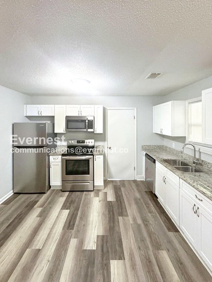 727 W Creek Cir - Photo 3 of 26