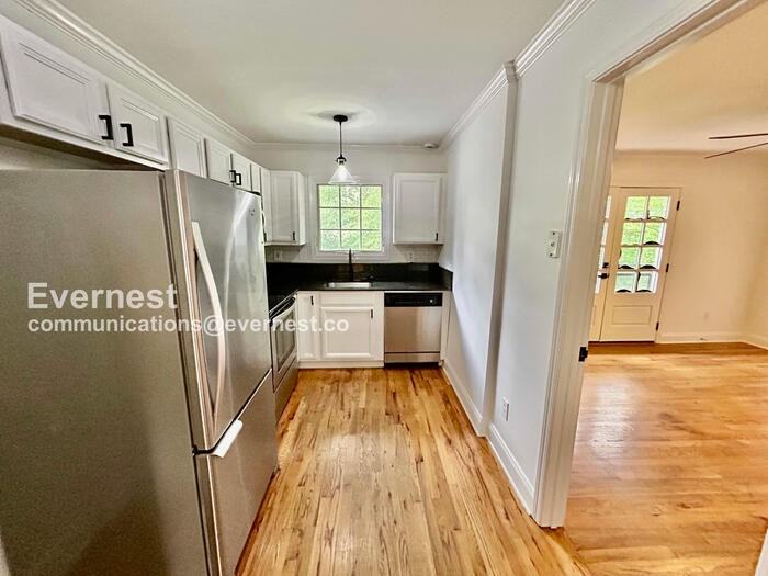 798 Saint Charles Ave Ne #10 - Photo 5 of 18