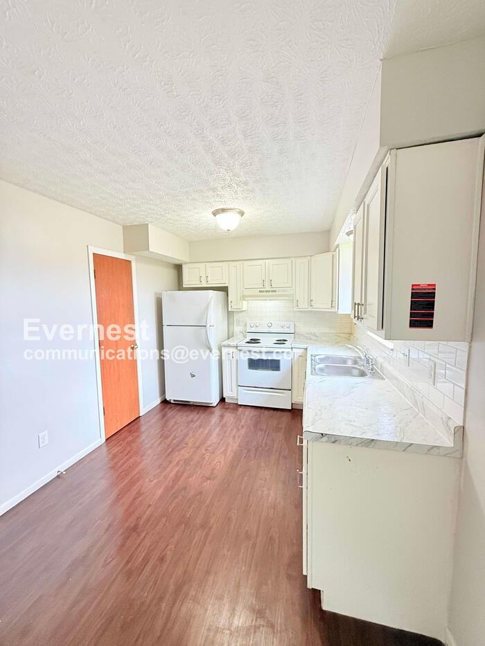 1889 Laramie Drive - Photo 4 of 23