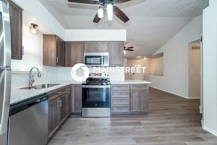 1087 Lavender Ln - Photo 7 of 19