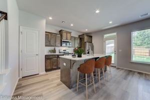 featured image of 118 E Latimer Pl